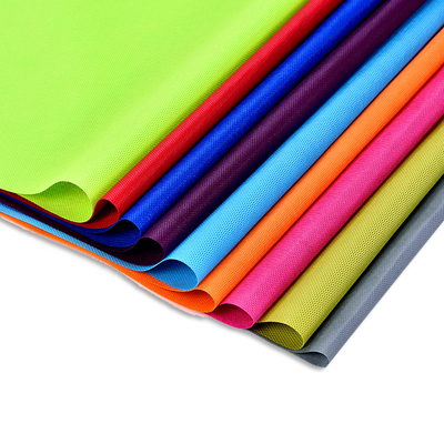 Υφαμένο ύφασμα PP Spunbond μη για την κατασκευή της τσάντας αγορών στο διάφορο χρώμα